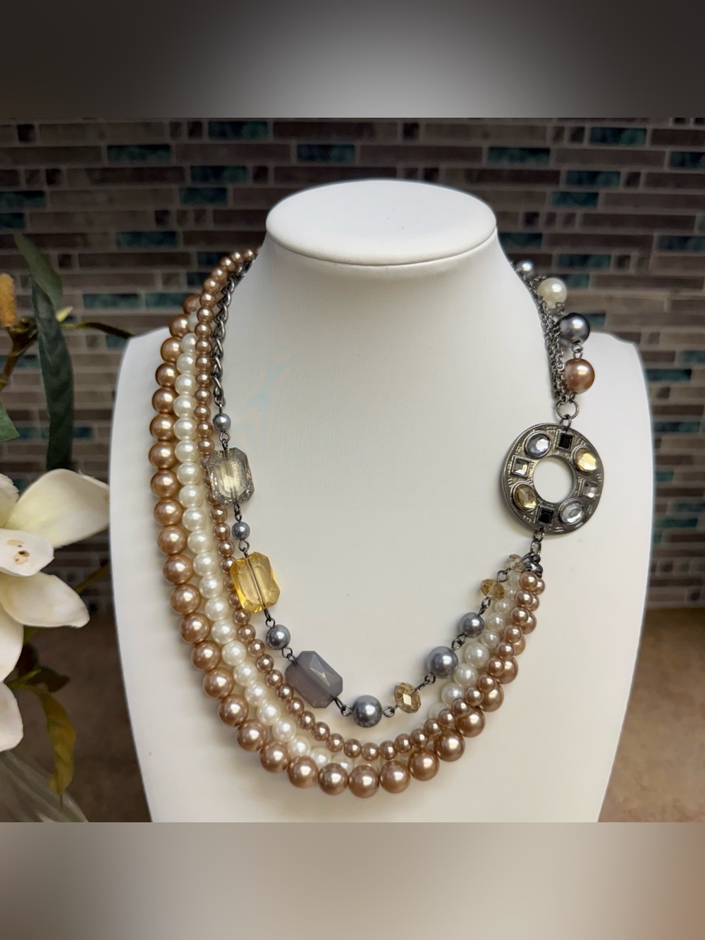Asymmetrical beaded rhinestone faux pearl necklace